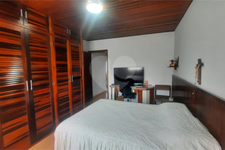 Casa à venda com 4 quartos, sendo 1 suíte,  em Vila Rosália, Guarulhos, SP