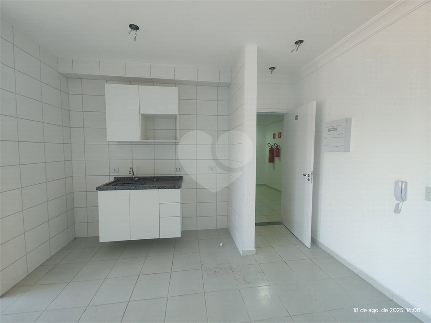Apartamento para alugar com 3 quartos, sendo 1 suíte,  em Jardim das Palmeiras, Atibaia, SP