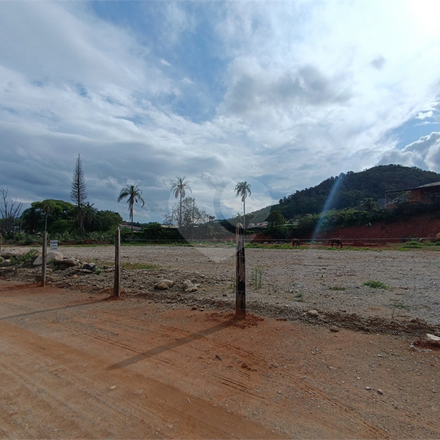 Terreno de 13.000m2, ótima topografia.