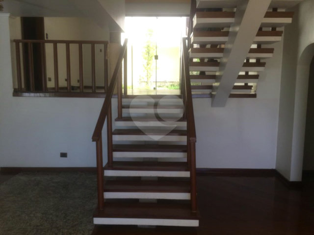Sobrado à venda com 4 quartos, sendo 3 suítes, em Tremembé, São Paulo, SP