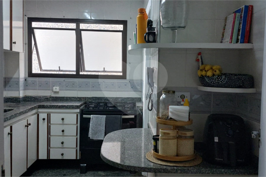 Apartamento à venda com 3 quartos, sendo 1 suíte, em Pitangueiras, Guarujá, SP