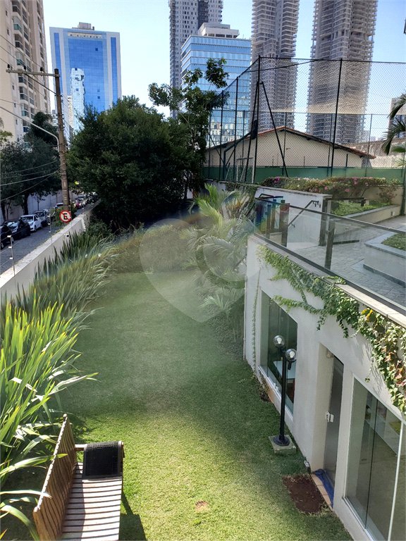 Apartamento à venda com 3 quartos, sendo 1 suíte,  em Santo Amaro, São Paulo, SP