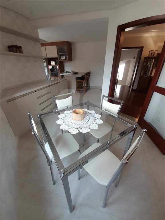 3 AMPLAS SUITES MAIS ECRITORIO MUITO VERDE E AMPLO QUINTAL