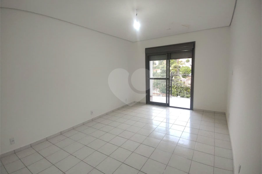 Sobrado à venda com 3 quartos, sendo 1 suíte,  em Tremembé, São Paulo, SP