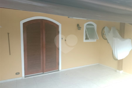 Casa à venda com 3 suítes no condomínio Vila Maria, São Paulo - SP