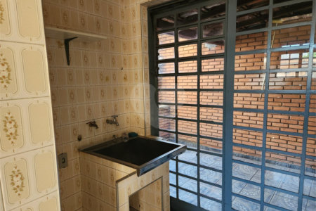 Casa à venda com 2 quartos em Vila Santa Maria (vila Xavier), Araraquara, SP