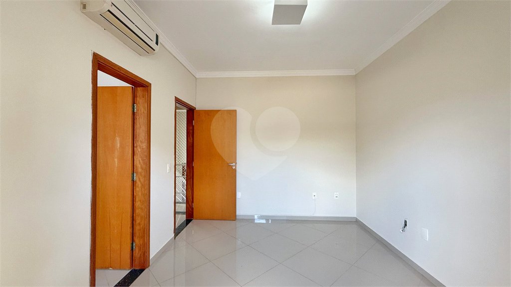 Casa à venda ou para alugar com 3 quartos, sendo 1 suíte,  no condomínio Portal de Itaici, Indaiatuba - SP