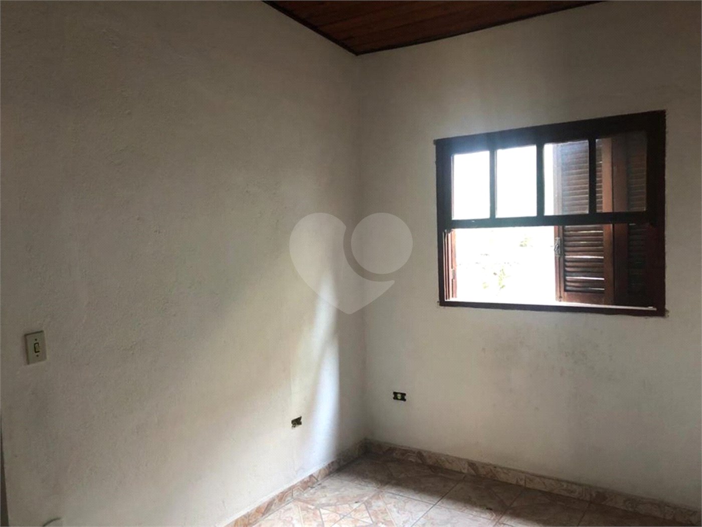 Sobrado à venda com 3 quartos, sendo 1 suíte,  em Serra da Cantareira, Mairiporã, SP