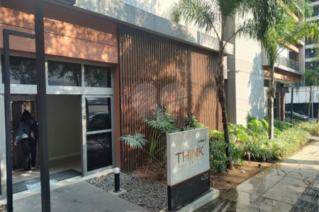 Studio Mobiliado na República – 22m² com Varanda