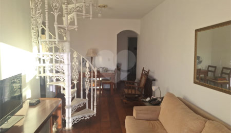 Cobertura à venda com 2 quartos, sendo 1 suíte,  em Maracanã, Rio de Janeiro, RJ