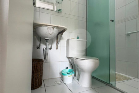Casa à venda com 3 quartos, sendo 1 suíte, no condomínio New Village, Cotia - SP