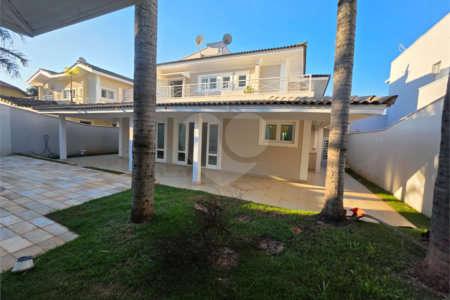 Casa à venda ou para alugar com 3 suítes no condomínio Villagio Capriccio, Louveira - SP
