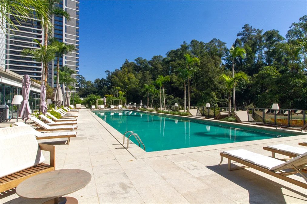 Apartamento à venda ou para alugar com 3 suítes em Jardim Morumbi, São Paulo, SP