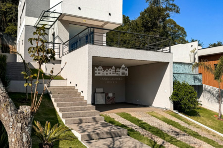 Casa à venda com 3 quartos, sendo 3 suítes, no Condomínio Quintas da Boa Vista, Atibaia - SP