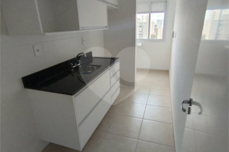 Apartamento à venda com 2 quartos, sendo 1 suíte,  em Vila Andrade, São Paulo, SP
