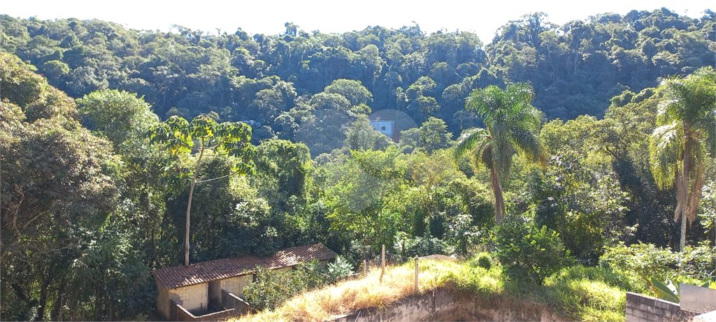 Casa à venda com 3 quartos, sendo 1 suíte, no condomínio Sausalito, Mairiporã - SP