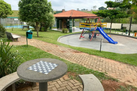 Sobrado de esquina Golden Park