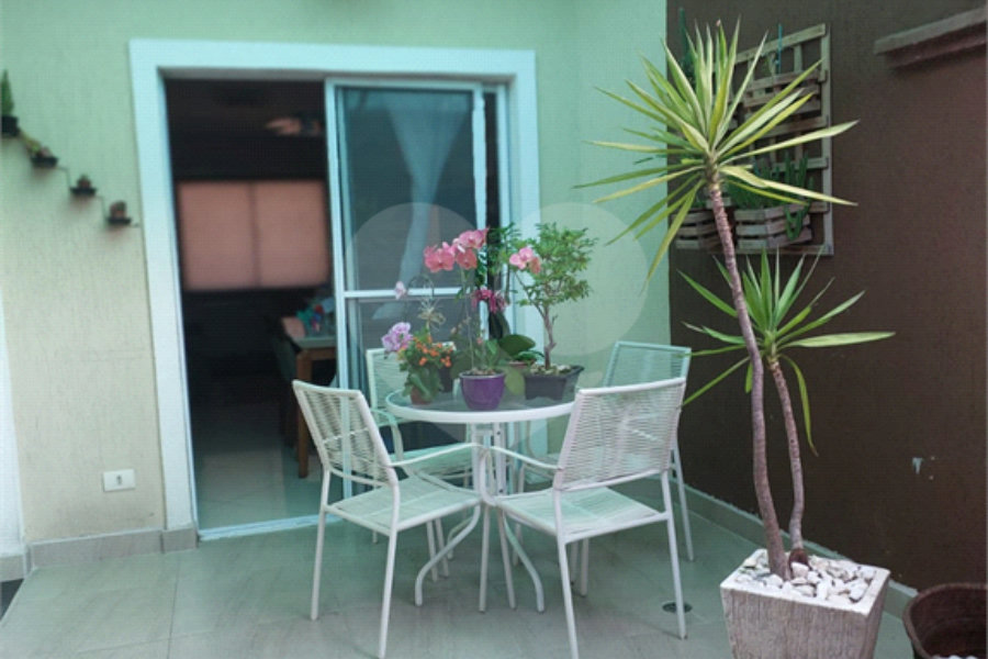 Casa à venda com 3 quartos, sendo 1 suíte, no condomínio Algarve Residencial, São Paulo - SP