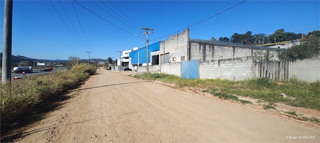 Chácara à venda com 3 quartos, sendo 1 suíte, no Centro, Nazaré Paulista, SP
