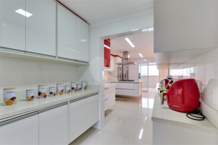 Apartamento à venda com 4 suítes em Vila Sofia, São Paulo, SP