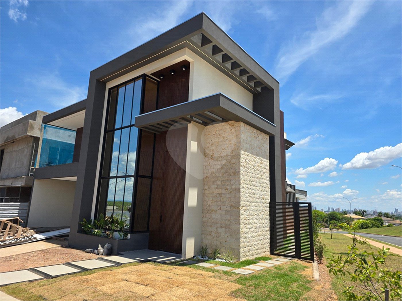 Casa à venda com 3 suítes no condomínio Brisas, Cuiabá - MT
