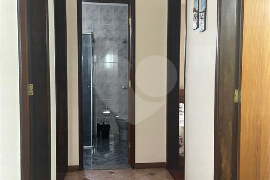 Sobrado à venda com 4 quartos, sendo 1 suíte, em Tremembé, São Paulo, SP