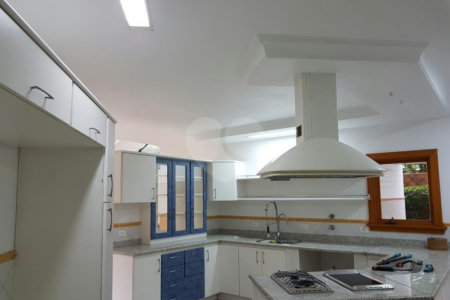 Casa à venda com 4 suítes no condomínio Jardim das Azaléias, São Paulo - SP