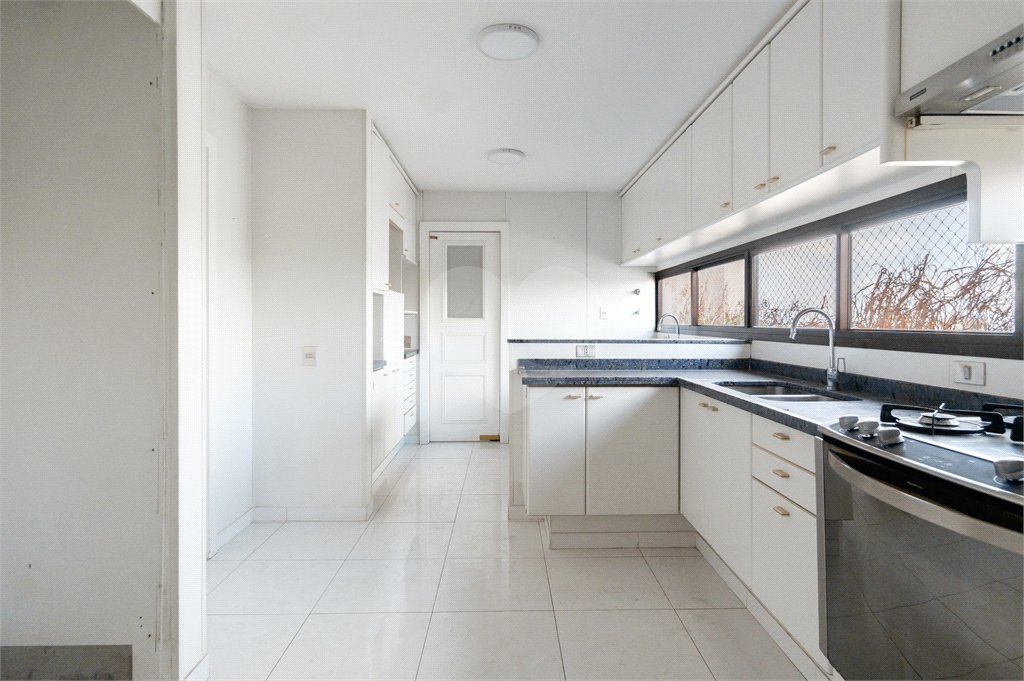 Duplex à venda com 6 quartos, sendo 4 suítes, em Alto de Pinheiros, São Paulo, SP