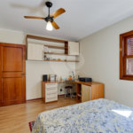 Casa à venda com 3 quartos, sendo 2 suítes, no condomínio Granja do Morumbi, São Paulo - SP
