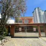 Sobrado à venda com 4 quartos, sendo 1 suíte, em Vila Gilda, Santo André, SP