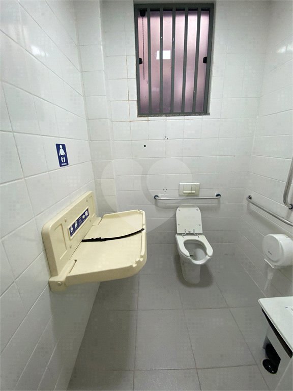Salão para alugar em Vila Romanópolis, Ferraz de Vasconcelos, SP