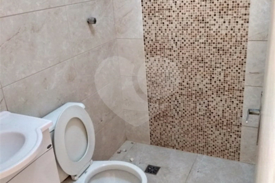 Sobrado à venda com 4 quartos, sendo 1 suíte, em Vila Formosa, São Paulo, SP