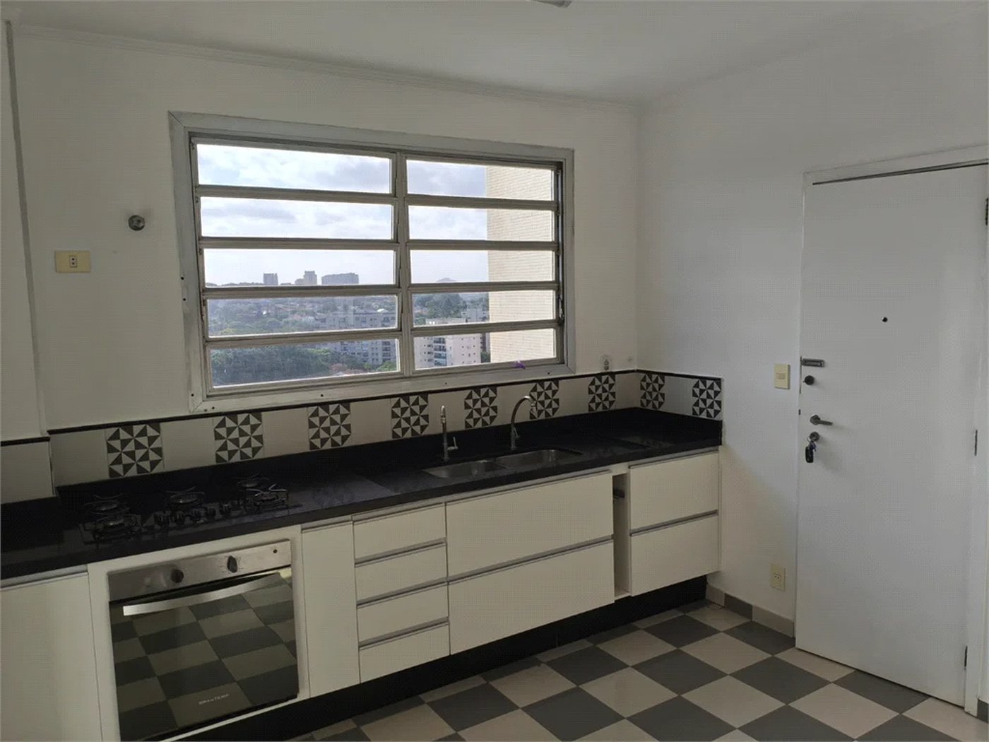 Apartamento à venda com 3 quartos, sendo 1 suíte, em Lapa, São Paulo, SP