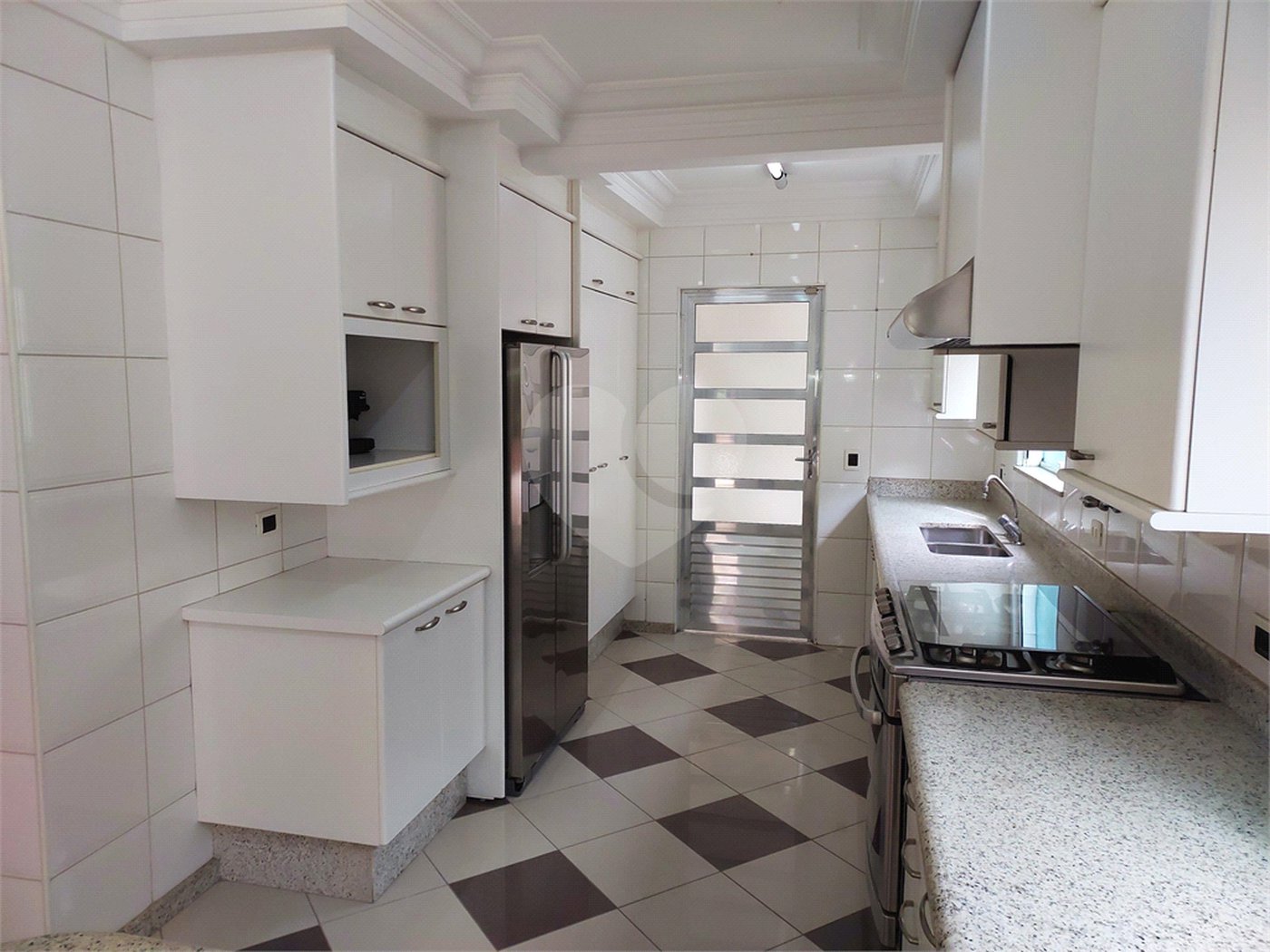 Casa à venda com 3 suítes no condomínio Chácara Francesa, São Paulo - SP
