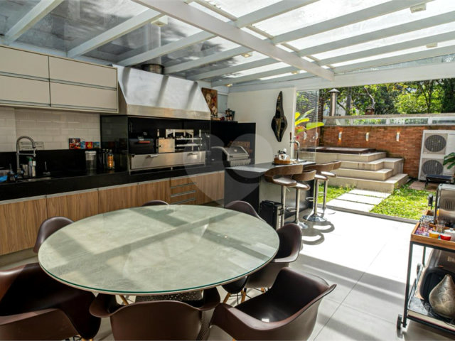 Casa à venda com 4 suítes no condomínio Flora Park, São Paulo - SP