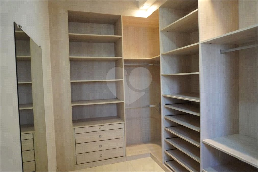 Casa para alugar com 4 quartos, sendo 2 suítes, no condomínio Mont Serrat, Salto - SP