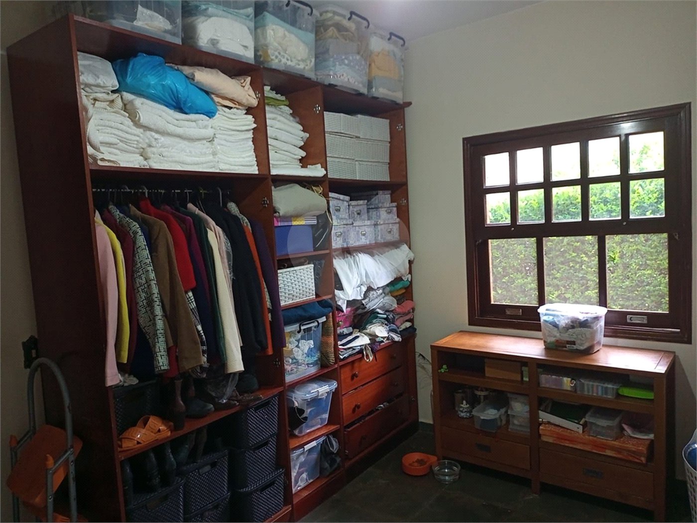 Casa à venda com 3 quartos, sendo 1 suíte, no condomínio Vale da Santa Fé, Vinhedo - SP