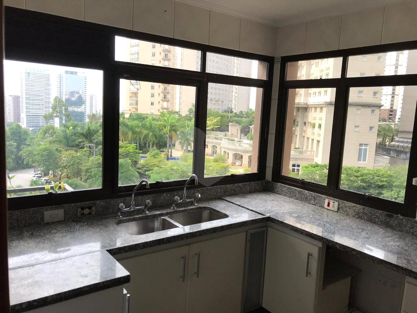 Cobertura à venda com 4 suítes em Jardim Fonte do Morumbi, São Paulo, SP