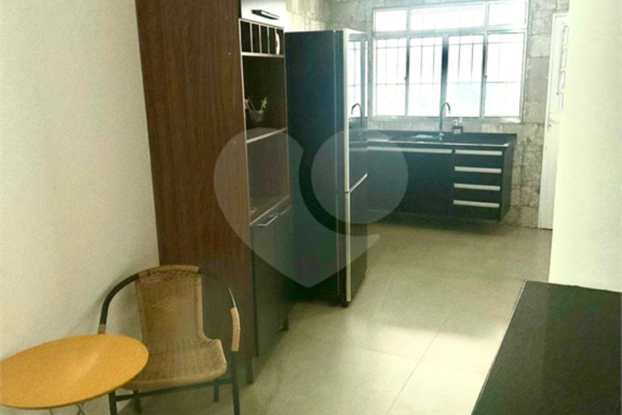 Sobrado à venda com 4 quartos, sendo 1 suíte, em Vila Guilherme, São Paulo, SP