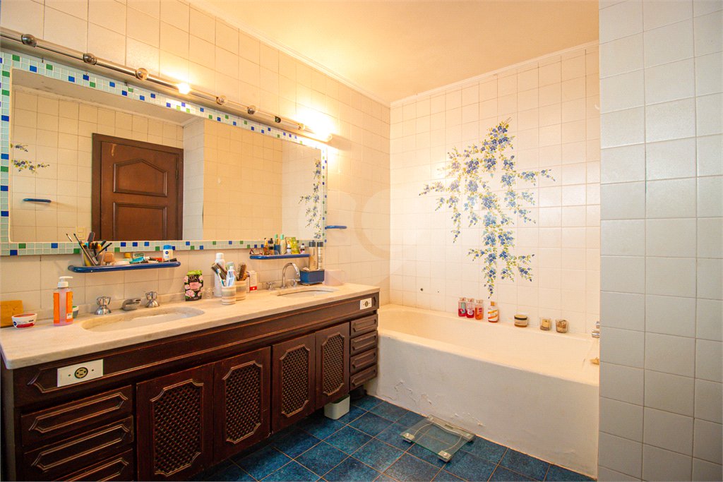 Casa à venda com 4 quartos, sendo 2 suítes, em Chácara Flora, São Paulo, SP