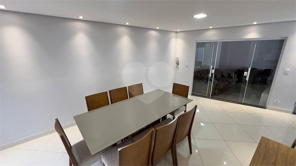 Casa à venda com 3 quartos, sendo 1 suíte,  no condomínio Jardim das Flores, Sorocaba - SP