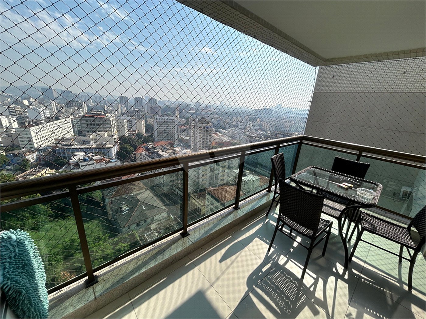 Apartamento à venda com 2 quartos, sendo 1 suíte, em Rio Comprido, Rio de Janeiro, RJ