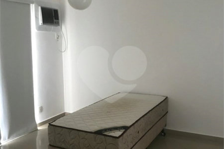 Casa à venda com 5 quartos, sendo 3 suítes, no condomínio Mansões da Prata, Rio de Janeiro - RJ