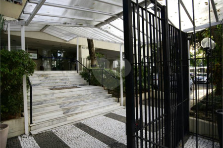 Apartamento à venda com 4 quartos, sendo 2 suítes, em Vila Olímpia, São Paulo, SP