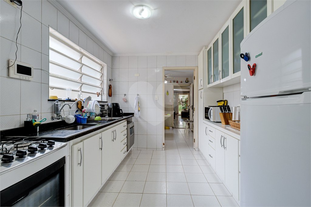 Casa à venda ou para alugar com 4 quartos, sendo 2 suítes, em Ibirapuera, São Paulo, SP