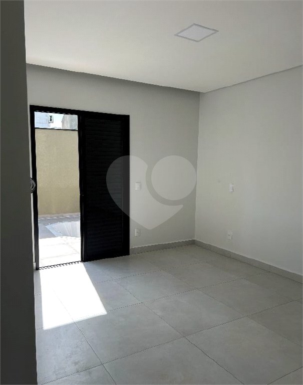 Casa à venda com 3 quartos, sendo 1 suíte, no condomínio Lagos D Icaraí, Salto - SP