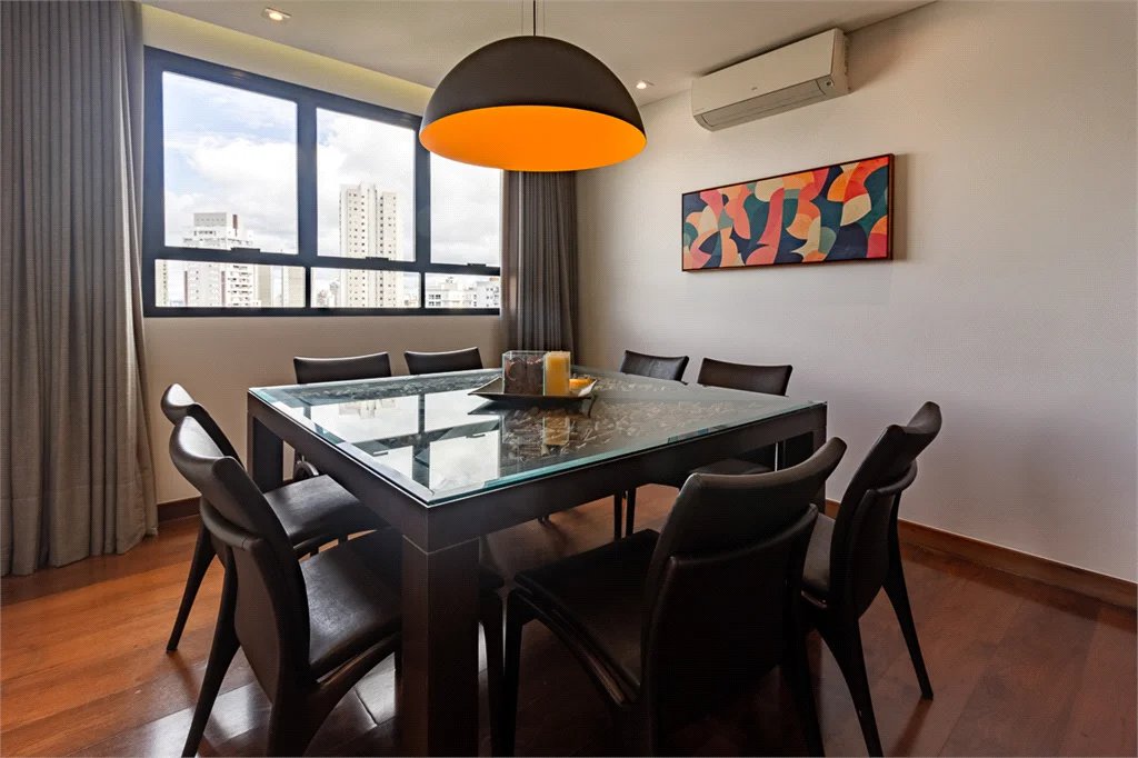 Apartamento à venda com 4 quartos, sendo 2 suítes,  em Jardim Parque Morumbi, São Paulo, SP