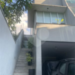 Sobrado à venda com 3 suítes em Horto, São Paulo, SP
