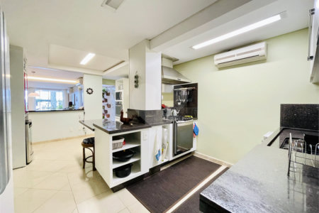 Casa à venda com 5 suítes no Centro, Porto Belo, SC