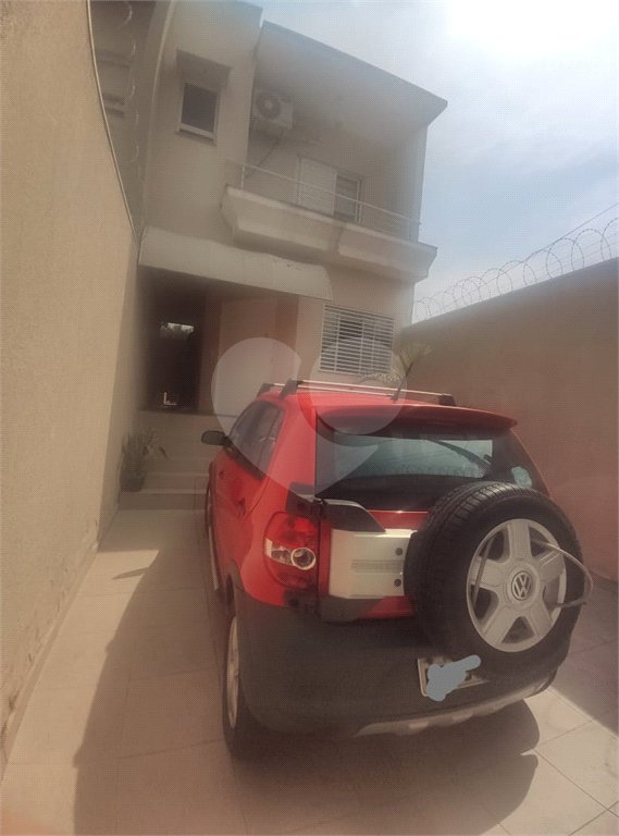 Casa à venda com 3 quartos, sendo 1 suíte,  em Vila Suissa, Mogi das Cruzes, SP